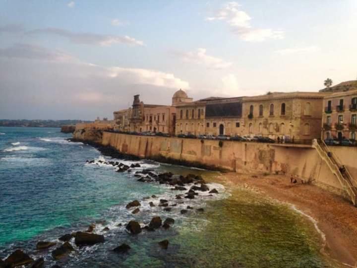 Lungomare Elio Vittorini Villa Syracuse Bagian luar foto
